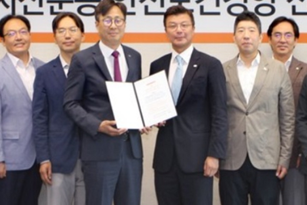 미래에셋자산운용 부회장 최창훈 '박현주 신뢰' 계속 받을까, 관건은 부동산 리스크 관리 