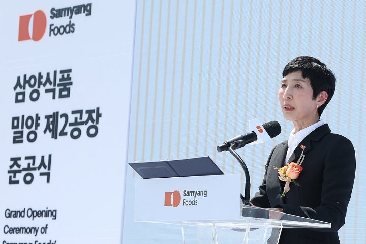 삼양식품 불닭볶음면으로 시총 10조 달성했지만, 김정수 "불닭 브랜드 새 문화 아이콘으로 가야"
