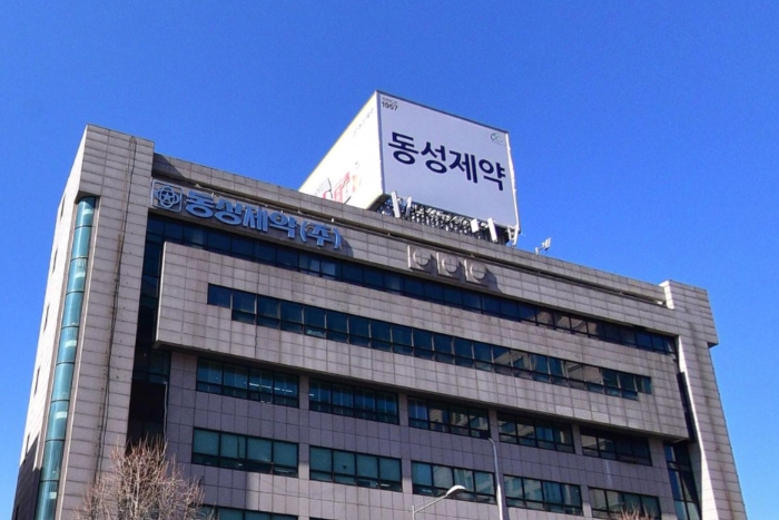 동성제약 대표 20년 집권 이양구 돌연 사임 미스터리, 불법 리베이트 재판 회피책이었나 