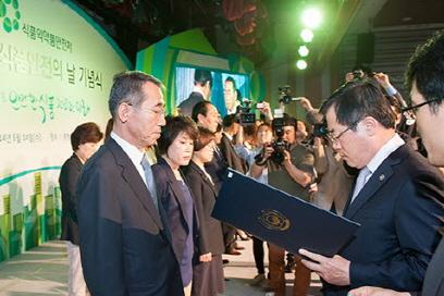 고배당 논란 동서 중간배당, 김상헌 김석수 주주환원 이면에 오너일가 이익 독차지 시각도 