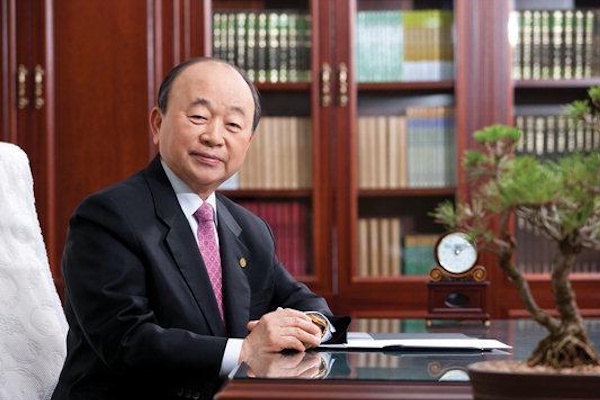 남서울대 이사장 이재식 '교수 멱살잡이 사건' 뒤 7년, 친족 중심 경영 논란은 '진행형'