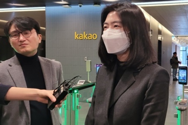 정신아 카카오 미래 성장 위해 두 가지 무기 꺼내들다, 온디바이스 AI와 스테이블코인