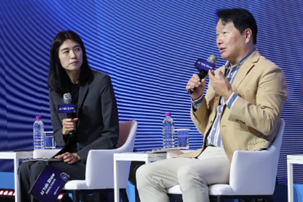 카카오 역대 가장 강력한 전문경영인 정신아, 김범수 부재와 사법리스크에 강해지는 카리스마