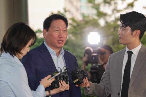 이건희 정몽구 사재 사회환원의 역사, 최태원 '노태우 비자금 주홍글씨' 놓고 어떻게 응답할까 