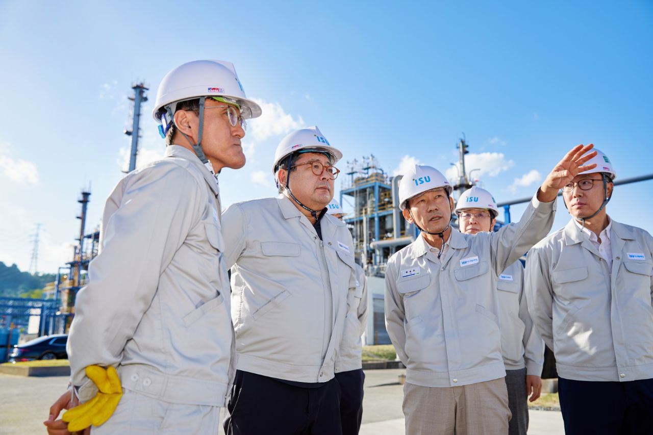 김상범 이수화학·이수건설 적자로 촉발된 재무위기 진화 안간힘, 신사업 성장해 그나마 '위안' 