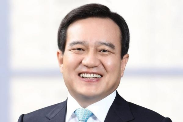 한독 오너3세 김동한 가족회사로 지배력 확보, 자회사 한독헬스케어 실적 통한 경영 능력 입증 과제 